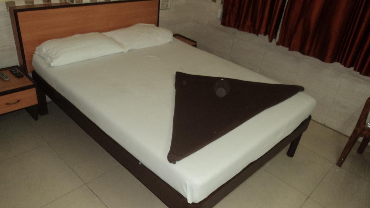 Girija Payyade Hotel Kalyān Dış mekan fotoğraf